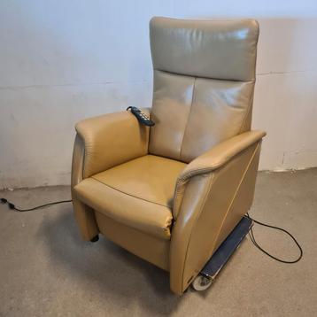 Sta op stoel / opsta stoel beige leer beschikbaar voor biedingen