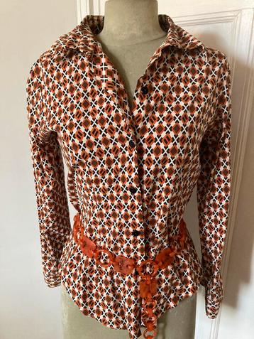 Leuke vintage blouse met retro print beschikbaar voor biedingen