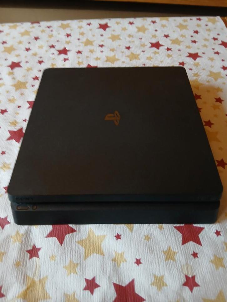 Ps4 met toebehoren alles perfect en <2jr oud, Computers en Software, Vintage Computers, Ophalen