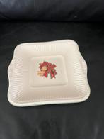 Wedgwood christmas time vierkante schaal, Huis en Inrichting, Keuken | Servies, Ophalen, Wedgwood, Aardewerk, Schaal of Schalen