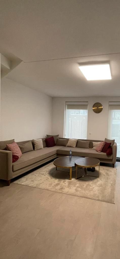 Moderne fluwelen taupe XL hoekbank 2.60 bij 3 m, Huis en Inrichting, Banken | Complete zithoeken, Zo goed als nieuw, Stof, Ophalen