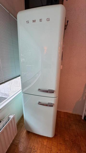 Smeg koelkast met vriezer beschikbaar voor biedingen