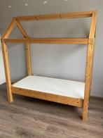 Houten huisjebed, Ophalen, Hoogslaper of Stapelbed, Gebruikt, 70 tot 85 cm