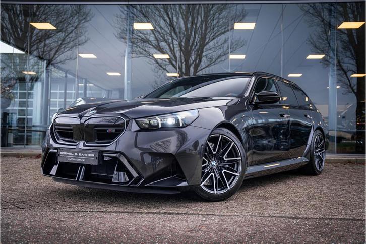 BMW M5 Touring M Drivers Pack * Panodak * Trekhaak * Carbon, Auto's, BMW, Bedrijf, Te koop, 5-Serie, 360° camera, 4x4, ABS, Achteruitrijcamera