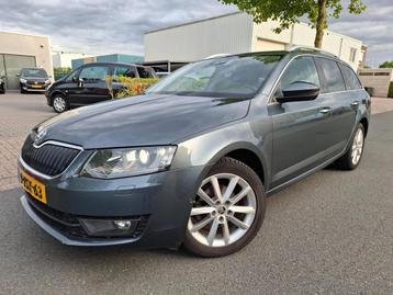 Skoda Octavia Combi 1.6 TDI Elegance Businessline XENON/NAVI beschikbaar voor biedingen