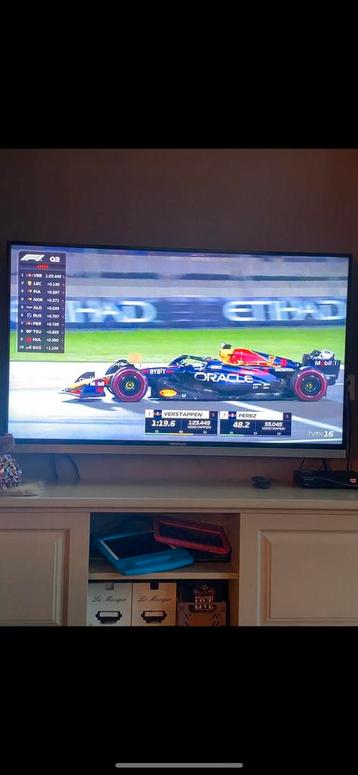 Grundig 55 inch smart tv beschikbaar voor biedingen
