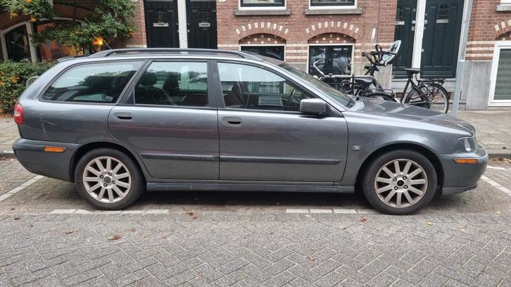 Volvo V40 2.0 I 16V 2001 Grijs, Auto's, Volvo, Particulier, V40, Benzine, D, Stationwagon, Handgeschakeld, Origineel Nederlands