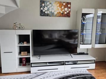 Complete TV Meubel Set beschikbaar voor biedingen