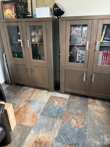 2 Eikenhouten Vitrinekasten - Bruin Grijs beschikbaar voor biedingen