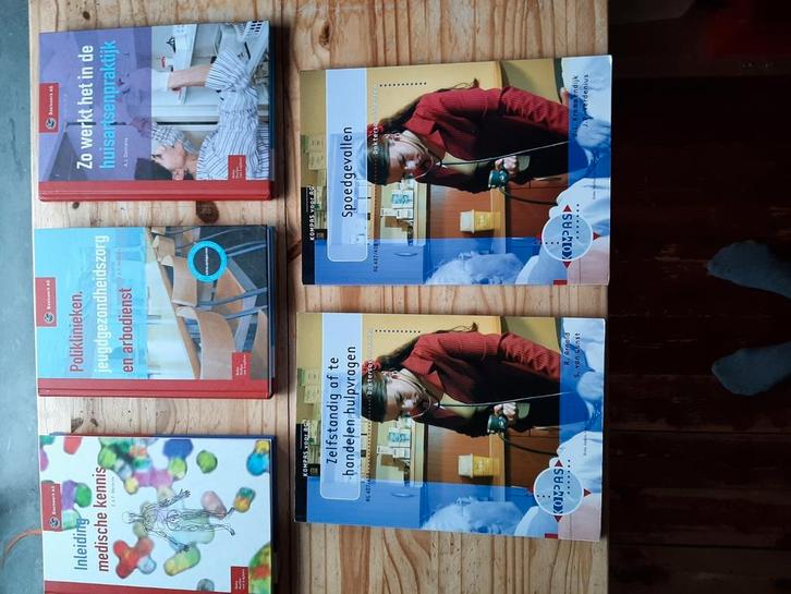 Studieboeken voor de opleiding tot  Doktersassistente, Boeken, Studieboeken en Cursussen, Zo goed als nieuw, MBO, Beta, Ophalen of Verzenden