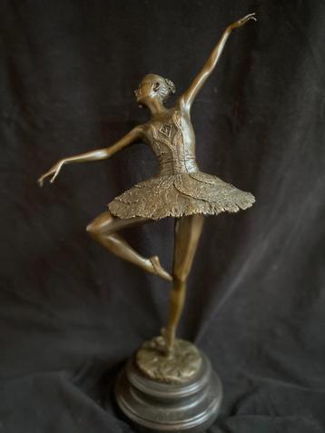 Bronzen ballerina E.Degas fraai gedetailleerd zuiver brons beschikbaar voor biedingen