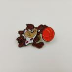 Tasmanian Devil Space Jam Looney Tunes Metal Pin Badge, Ophalen of Verzenden, Nieuw, Figuurtje, Speldje of Pin