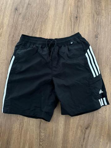 Adidas zwembroek met 4 zakken (2 met klittenband) beschikbaar voor biedingen