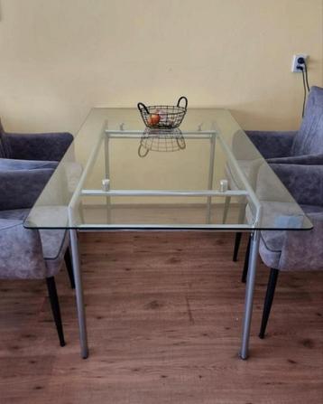 Bijna gratis Moderne glazen eettafel 140 cm stevig stijlvol  beschikbaar voor biedingen