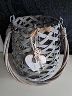 Greywash rieten rotan windlicht lantaarn met glas, Huis en Inrichting, 25 tot 50 cm, Ophalen of Verzenden, Zo goed als nieuw, Grijs