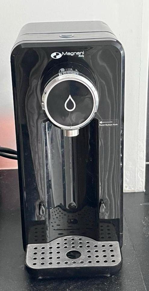 Magnani • waterdispenser • direct heet  water, Witgoed en Apparatuur, Waterkokers, Zo goed als nieuw, 2 liter of meer, Ophalen