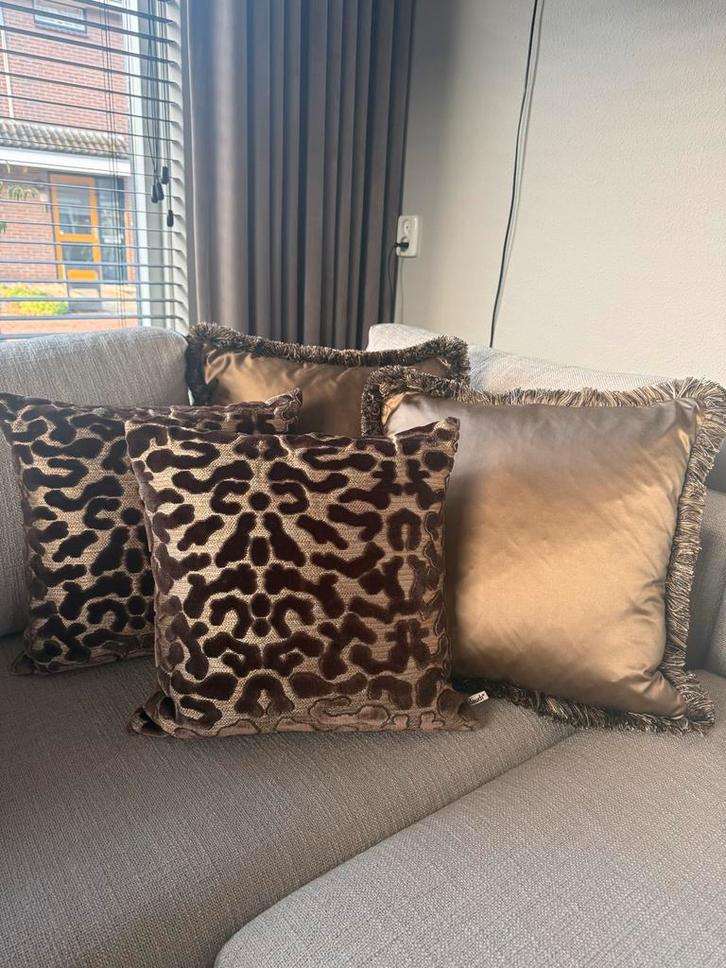 Claudi kussens panter & goud - set van 2, Huis en Inrichting, Woonaccessoires | Kussens, Zo goed als nieuw, Bruin, Vierkant, Ophalen of Verzenden