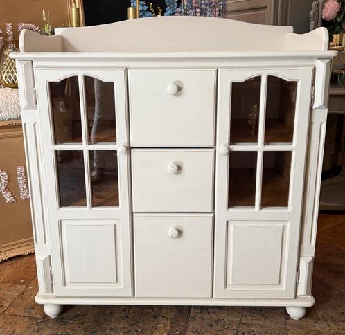 Oude commode in brocante stijl, beige hoge ladecommode VdlM, Kinderen en Baby's, Kinderkamer | Commodes en Kasten, Zo goed als nieuw