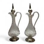 Twee kristallen karaffen op zilveren voet, Antiek en Kunst, Ophalen of Verzenden