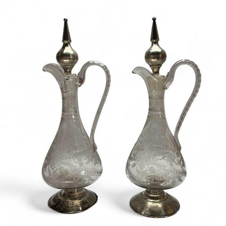 Twee kristallen karaffen op zilveren voet, Antiek en Kunst, Antiek | Glas en Kristal, Ophalen of Verzenden