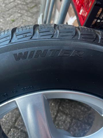 Pirelli Winterbanden met Ronal Velgen - 215/65 R16 beschikbaar voor biedingen