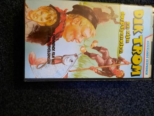 DIK TROM! 3 Delen te Koop Op VIDEO!, Cd's en Dvd's, VHS | Film, Zo goed als nieuw, Komedie, Alle leeftijden, Verzenden