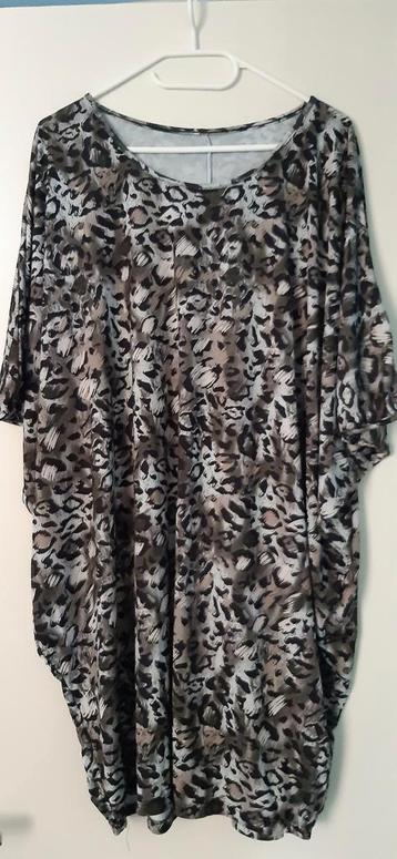 Nieuw, tuniek of shirt in army kleuren, zeker tot maat 48 beschikbaar voor biedingen