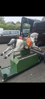 Oude grote hobbelpaard op stroom. Groot model, zeldzaam, Ophalen