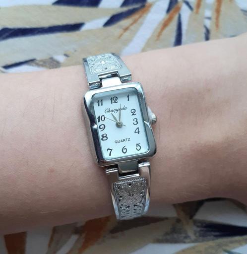 Leuk horloge, Sieraden, Tassen en Uiterlijk, Horloges | Dames, Nieuw, Polshorloge, Overige merken, Staal, Staal, Verzenden