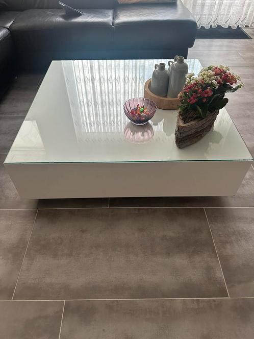 Salontafel, bijzettafel hoogglans wit met glas modern design, Huis en Inrichting, Tafels | Salontafels, Zo goed als nieuw, Minder dan 50 cm