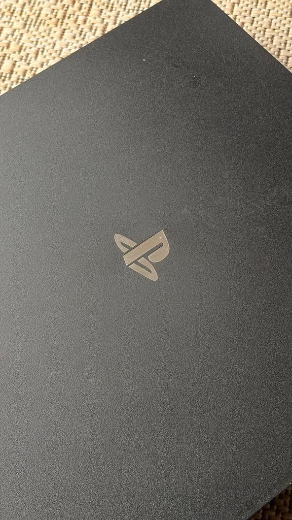 PS4 Pro 1TB - Zo goed als nieuw, stofvrij!, Spelcomputers en Games, Spelcomputers | Sony PlayStation 4, Zo goed als nieuw, Pro