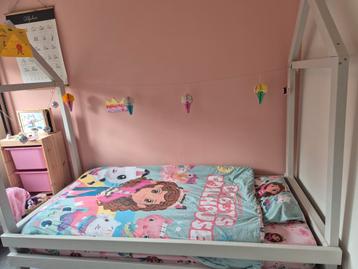 Leuk bed in huisjesmodel beschikbaar voor biedingen
