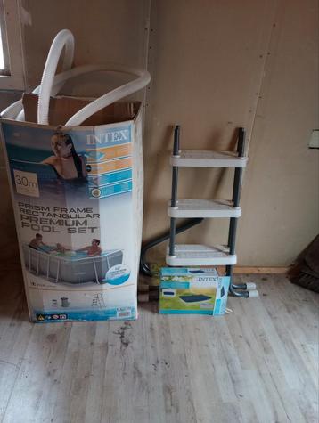 Intex Prism Frame Zwembad - Zo goed als nieuw! beschikbaar voor biedingen