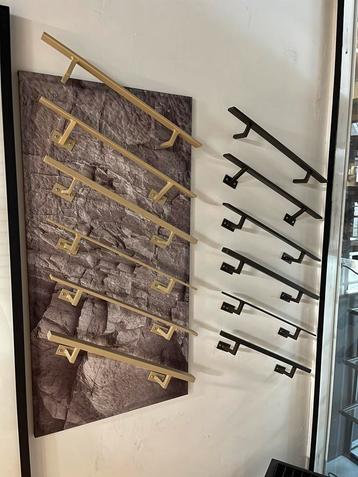 Trapleuning - Planken -Wandsteun -Stalen rekken - Balustrade beschikbaar voor biedingen