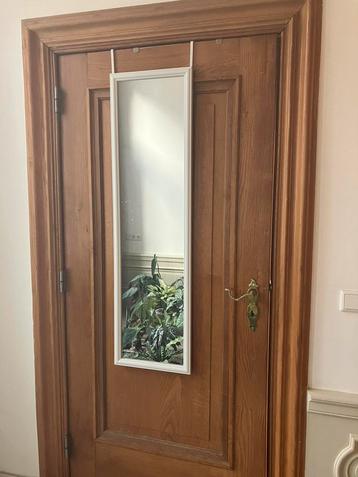 Hanging mirror for dressing- free beschikbaar voor biedingen