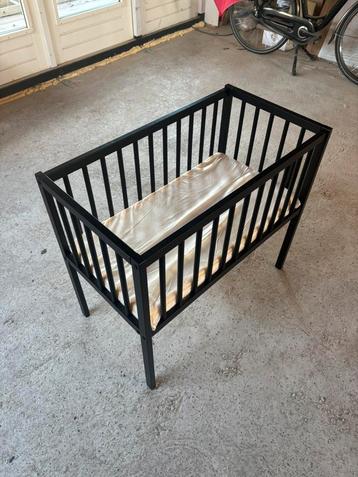 Co sleeper ledikant beschikbaar voor biedingen
