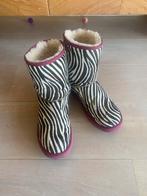 Zebra ugg 41, Zwart, Lage of Enkellaarzen, Ophalen of Verzenden, Zo goed als nieuw