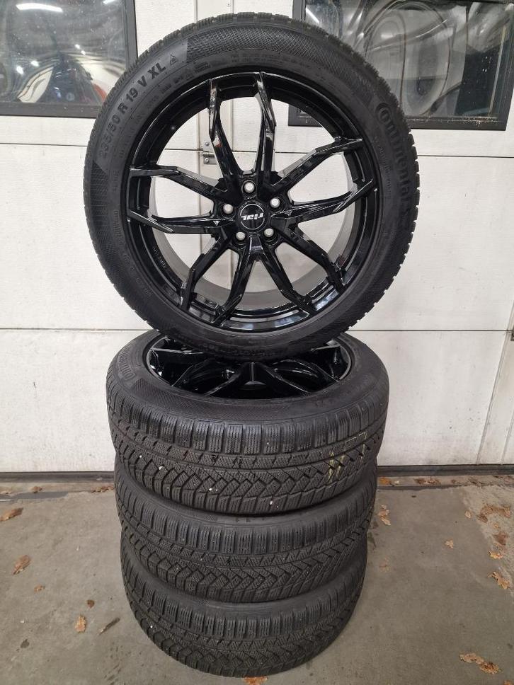 Winterbanden te huur Lynk & Co, XC40, Auto-onderdelen, Banden en Velgen, Band(en), Winterbanden, 19 inch, 235 mm, Personenwagen