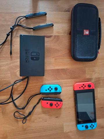 Nintendo Switch met hoes beschikbaar voor biedingen