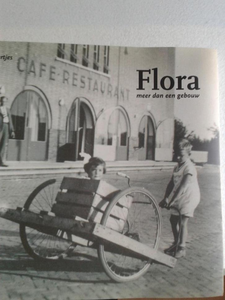Flora, meer dan een gebouw, Boskoop. Kadotip., Boeken, Geschiedenis | Stad en Regio, Nieuw, 20e eeuw of later, Ophalen of Verzenden