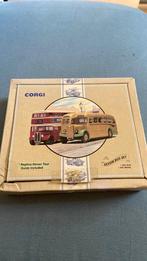 Gele en rode tourbus van corgi toys, Hobby en Vrije tijd, Modelauto's | Overige schalen, Ophalen of Verzenden, Nieuw, Overige typen