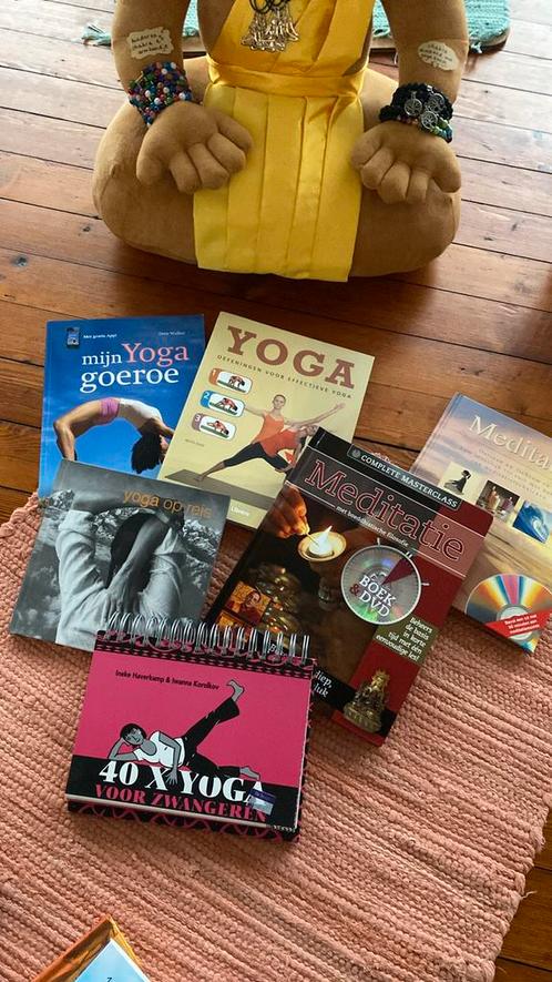 Yoga boeken meditatie boeken yoga voor zwangeren en op reis, Boeken, Advies, Hulp en Training, Zo goed als nieuw, Ophalen of Verzenden