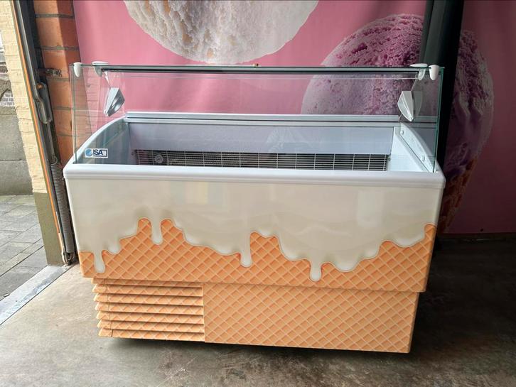 Zeer mooie schepijs vitrine Isetta 7, Witgoed en Apparatuur, IJsmachines, Zo goed als nieuw, Ophalen