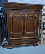 Eikenhouten massieve grote kast, ziet er gaaf uit, Huis en Inrichting, Kasten | Buffetkasten, Ophalen, 100 tot 150 cm, Eikenhout
