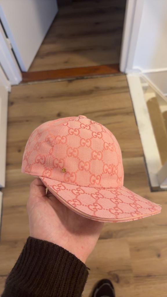 Roze Dubai Gucci pet, Ophalen of Verzenden, Nieuw, 56 of 57 cm (M, 7 of 7⅛ inch), Pet