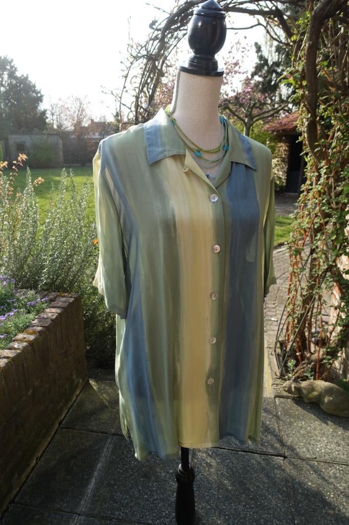 poeder blauw groen gele blouse Vechy maat 44, Maat 42/44 (L), Ophalen of Verzenden, Vechy, Gedragen