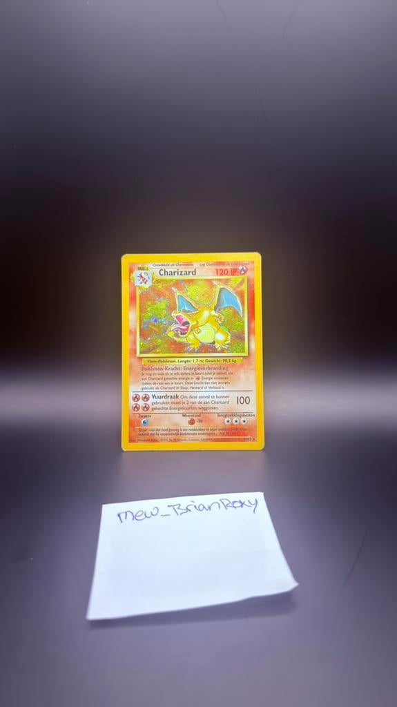 Charizard 4/102 base set nederlands, Ophalen, Zo goed als nieuw