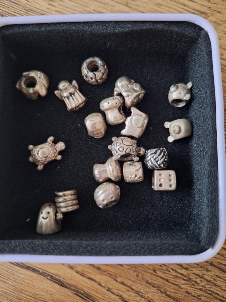 18 zilveren Pandora bedels oa varken, beer, spook, schildpad, Sieraden, Tassen en Uiterlijk, Bedels, Gebruikt, Pandora, Ophalen of Verzenden