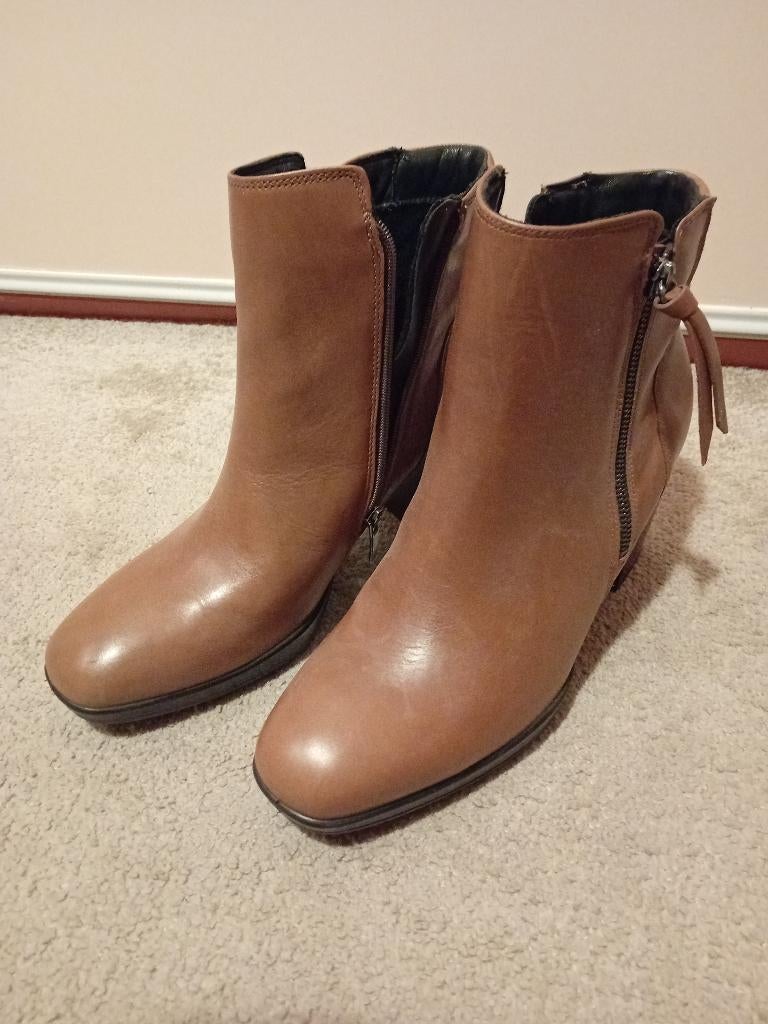 Ecco laarsjes Bruin Maat 41, Kleding | Dames, Schoenen, Ecco, Bruin, Nieuw, Ophalen of Verzenden