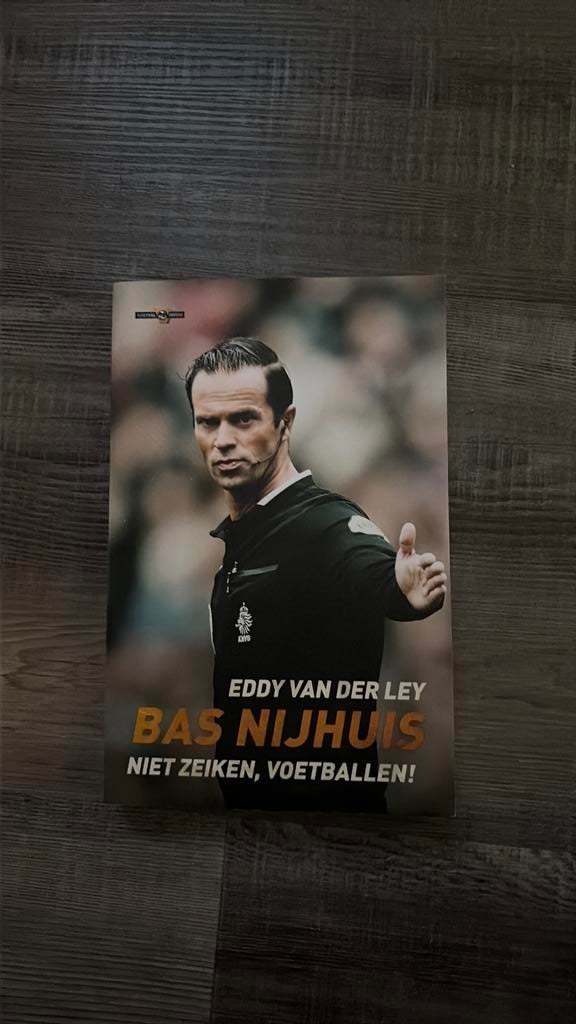 Eddy van der Ley - Bas Nijhuis, Boeken, Sportboeken, Zo goed als nieuw, Balsport, Ophalen of Verzenden